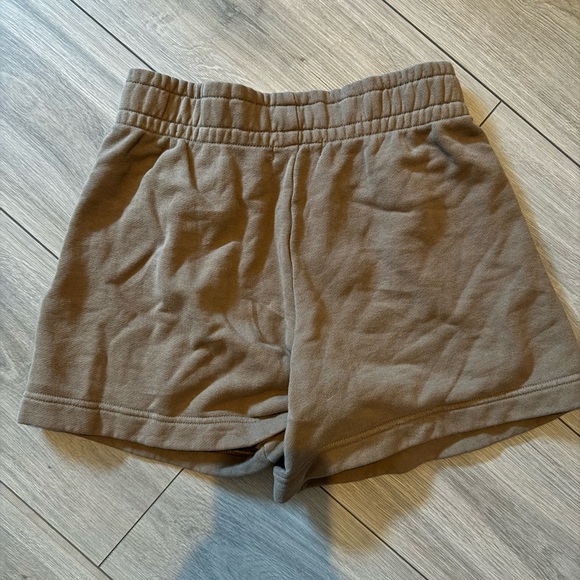 aritzia brown sweat shorts - Picture 2 of 3